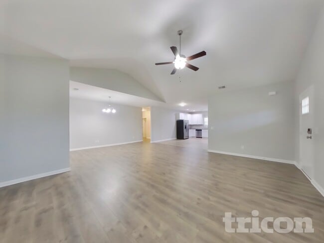 Photo - 912 Stokewood Pl