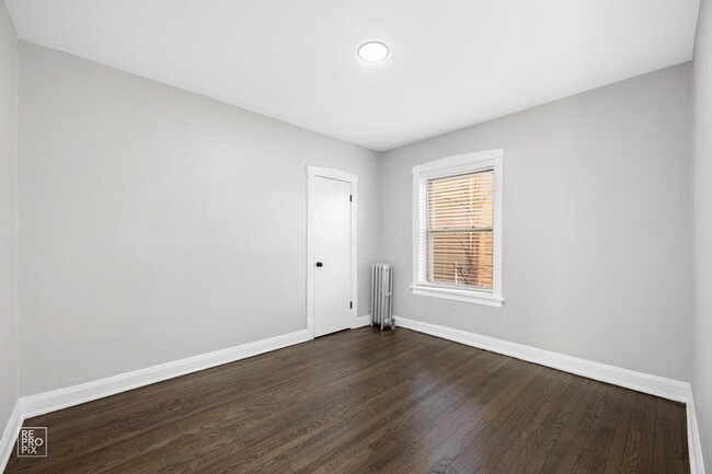 Photo - 647 N Mayfield Ave