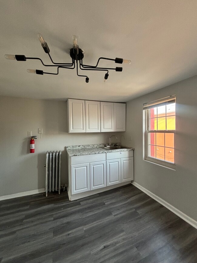 Building Photo - 5 Elm St Unit 3 Rental