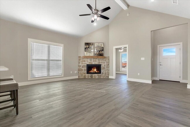 Photo - 132 Calvin Dr