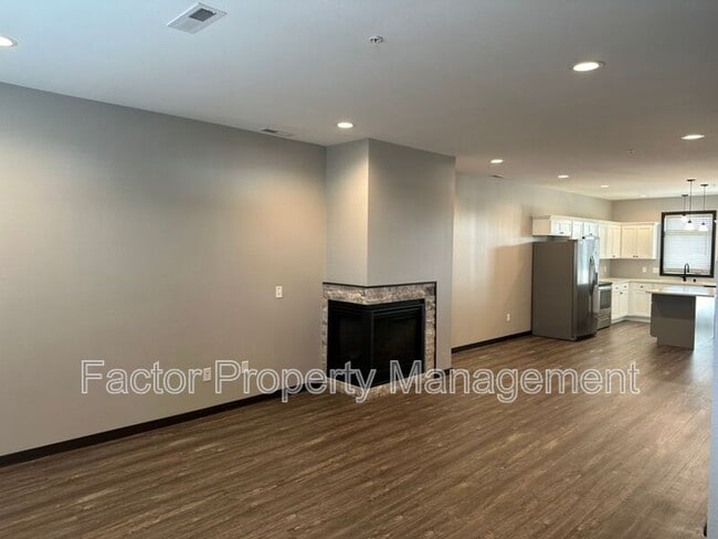 Photo - 308 Prairie Rose Trl