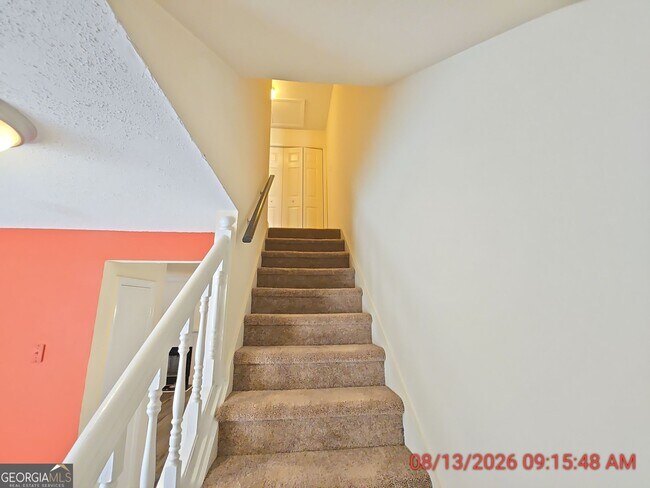 Photo - 1688 Winchester Way SE