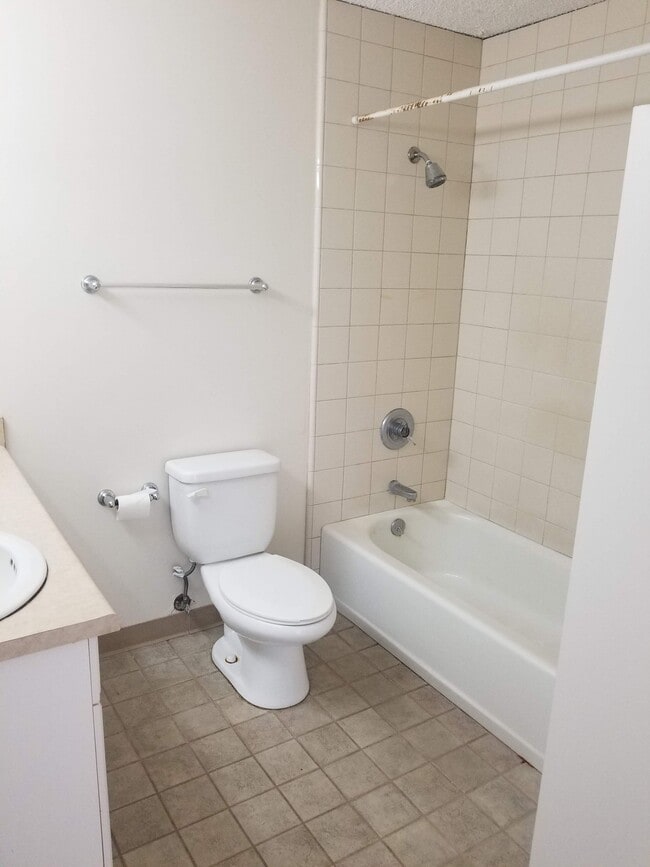 Photo - 2115 Ala Wai Blvd