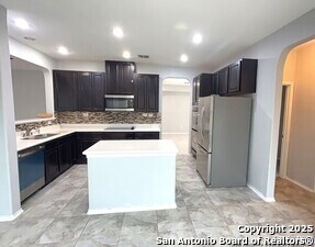 Photo - 8106 Royal Field