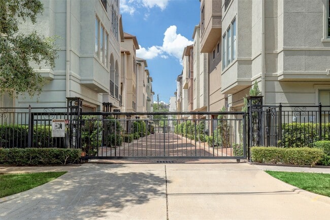 Building Photo - 1436 Wichita St Rental