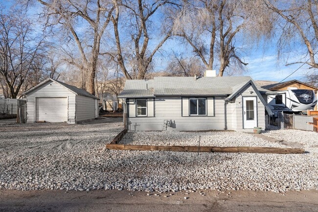 Photo - Cute 2 Bedroom House for Rent in Magna!