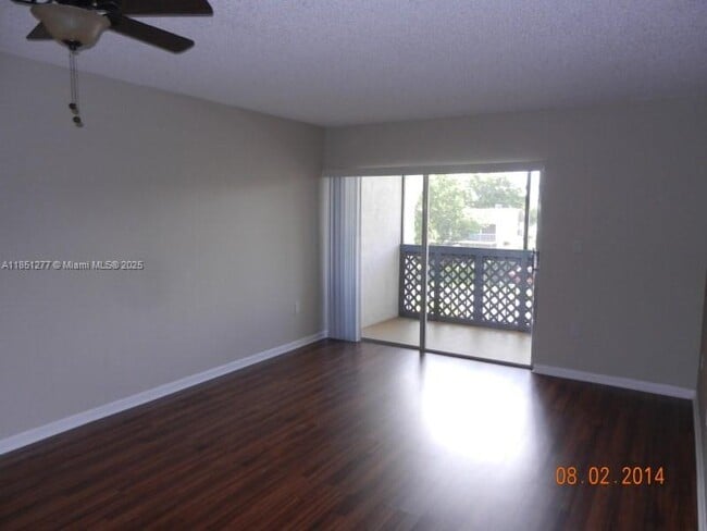 Building Photo - 721 N Pine Island Rd Unit 310 Rental