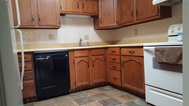 Photo - 202 W 5th St Apartments Unit 23