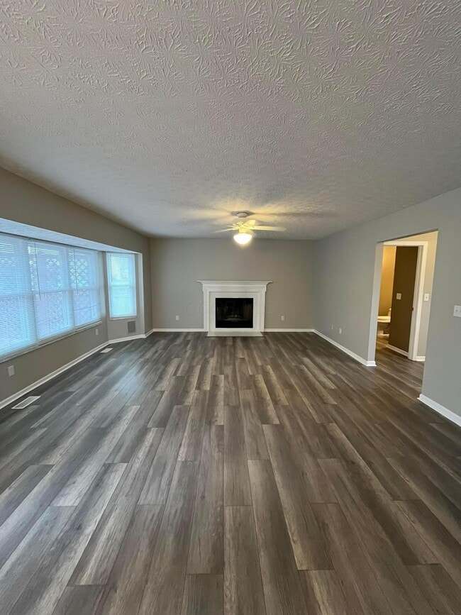 Photo - 208 Caswell Dr