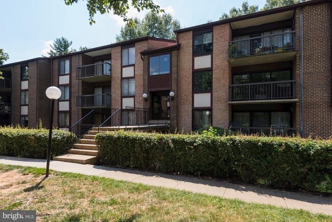 Photo - 9708 Kingsbridge Dr Apartamento Unidad 204