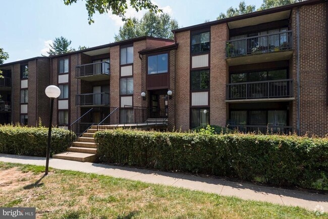 Building Photo - 9708 Kingsbridge Dr Unit 204 Rental