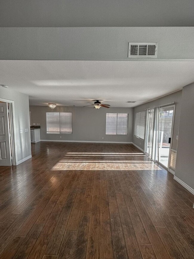 Photo - Spacious 3 Bedroom, 2.5 Bath Home with No ...