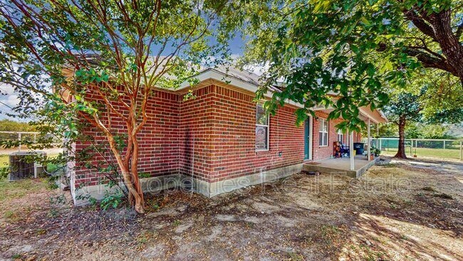 9803 Risky's Ranch Dr
