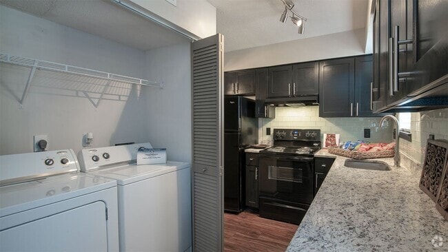 Building Photo - Amberlake Village Rental