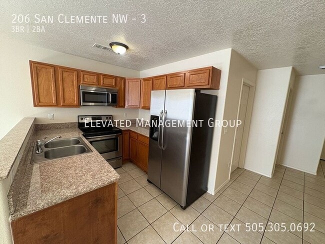 Building Photo - 206 San Clemente Ave NW Unit 3 Rental