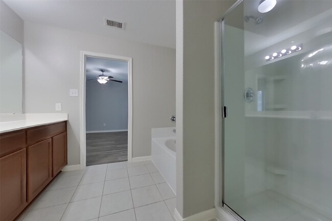 Building Photo - 417 Palomino Stand Dr