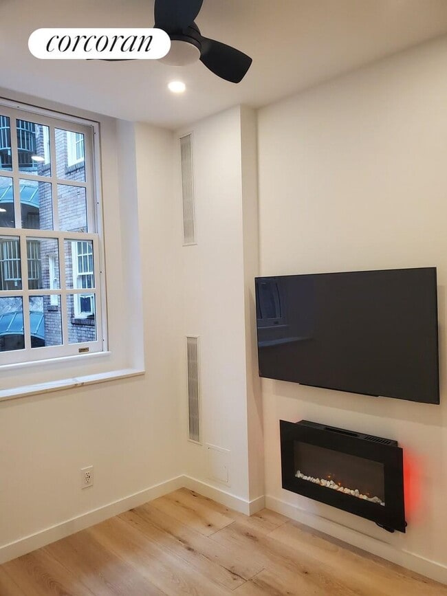 Photo - 509 E 77th St