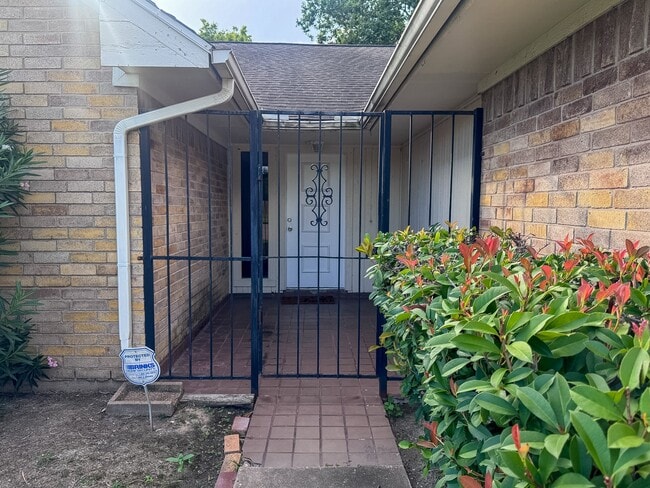 Photo - 14418 Moorfield Dr