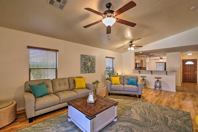 Photo - 1021 S 167th Ln Unidad ID1385890P