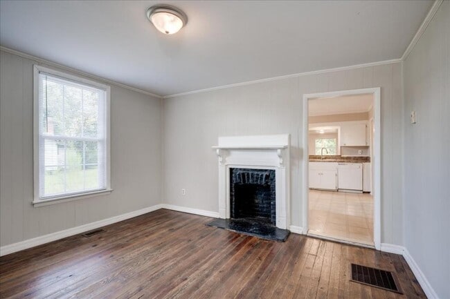 Photo - 2034 Fenwick St