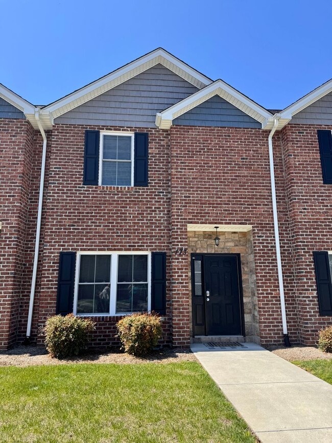 Building Photo - Townhouse for Rent in Cedar Point