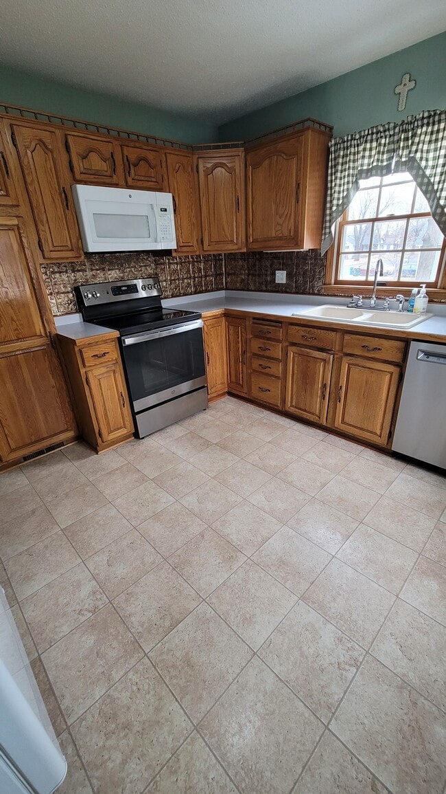 Photo - 326 N 3rd St