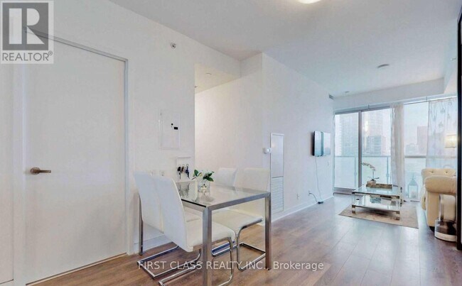 Photo - 15 Grenville St Unit 4202