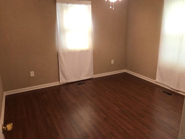 Photo - 6511 W Oak Hwy