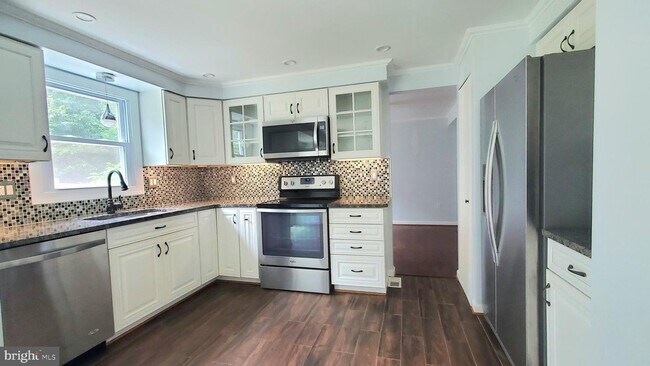 Photo - 7810 Muncaster Mill Rd