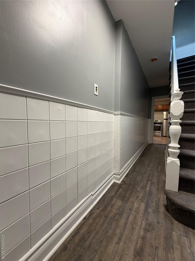 Photo - 43-13 25th Ave