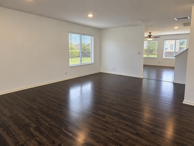 202 Minuet Cir