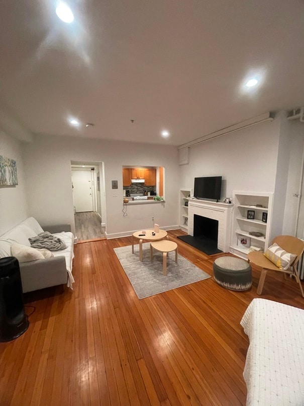 Photo - 472 Beacon St Unidad #1 Rental