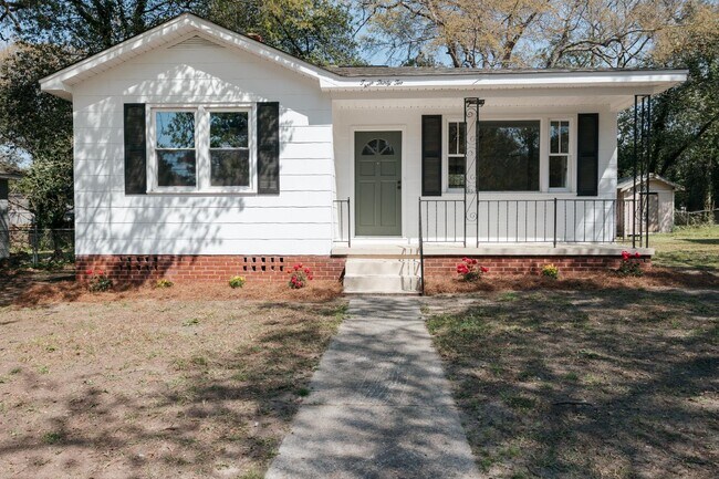 Photo - 332 Guilford St