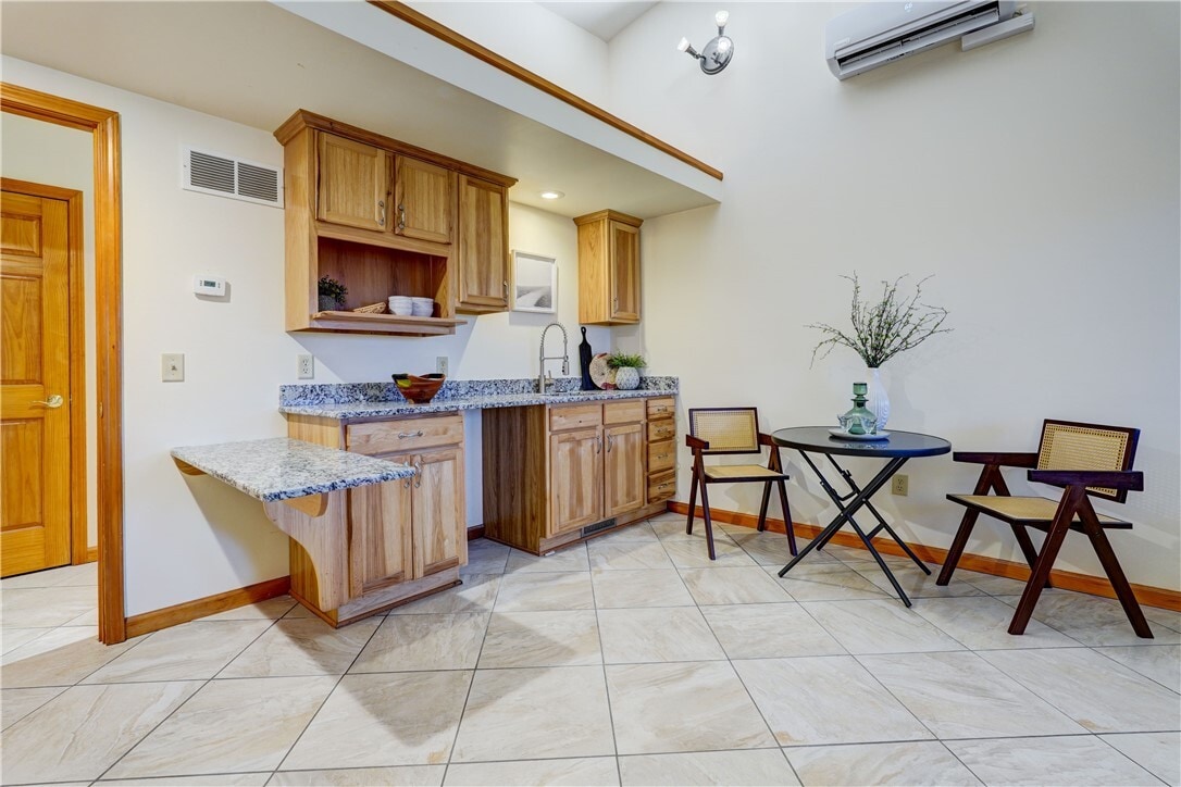 Photo - 2654 Whalen Rd