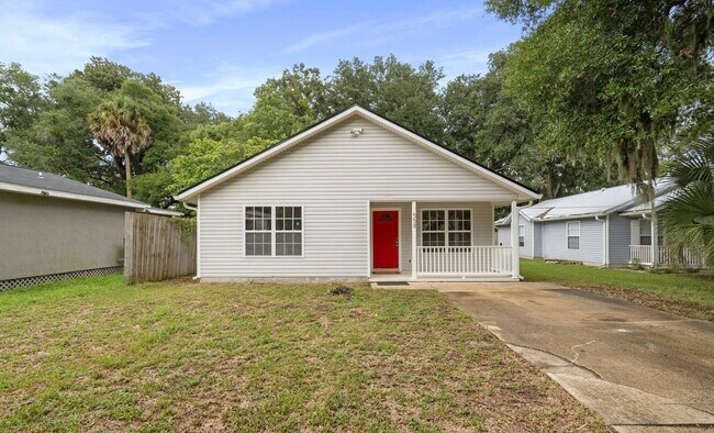 558 Lena St House House Rental - Image 