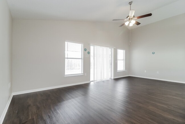 Photo - 10344 Little Econ St