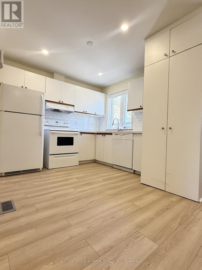 Photo - 61 Parkside Dr