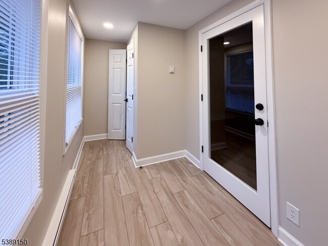 Photo - 36 Cortlandt Pl Unit A