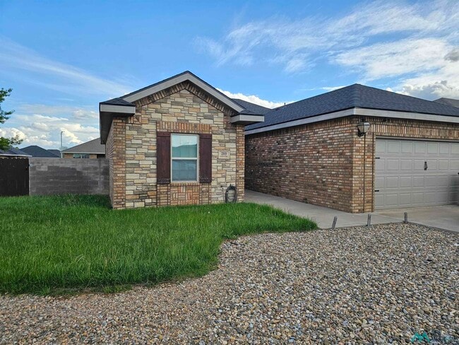 Photo - 209 Almond Tree Ln