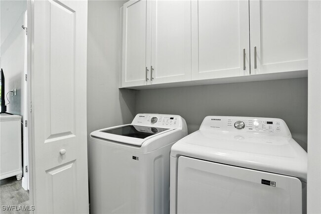 Building Photo - 10140 Carolina St