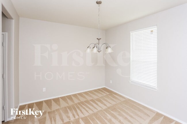 Photo - 2042 Avondown Rd