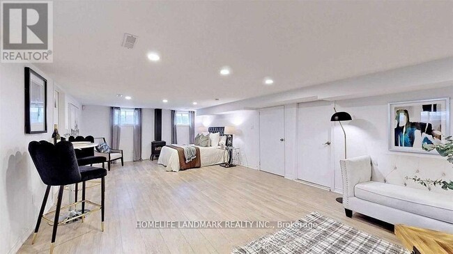 Photo - 8 Clydebank Blvd