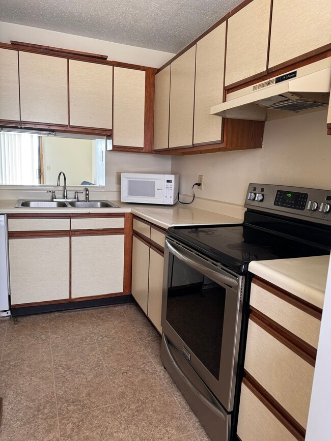 Photo - 700 N Adelaide St