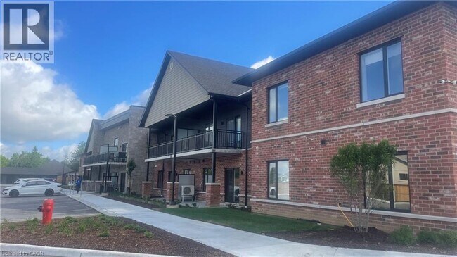 Photo - 773 Princess St Unit 112