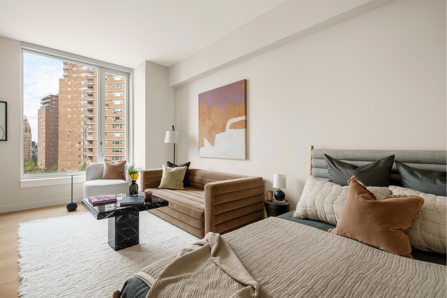 Photo - 280 W 24th St