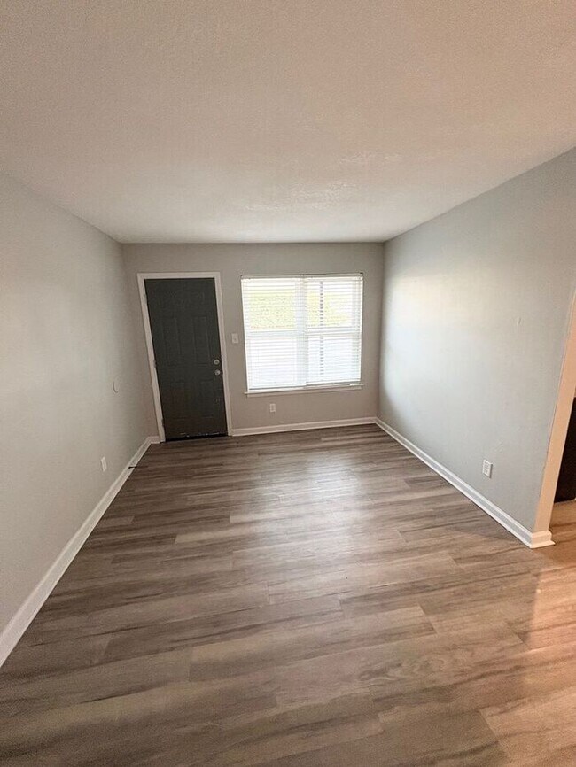 Photo - LIVE AT THE DEN THIS WINTER — FREE RENT + $995 SPECIAL