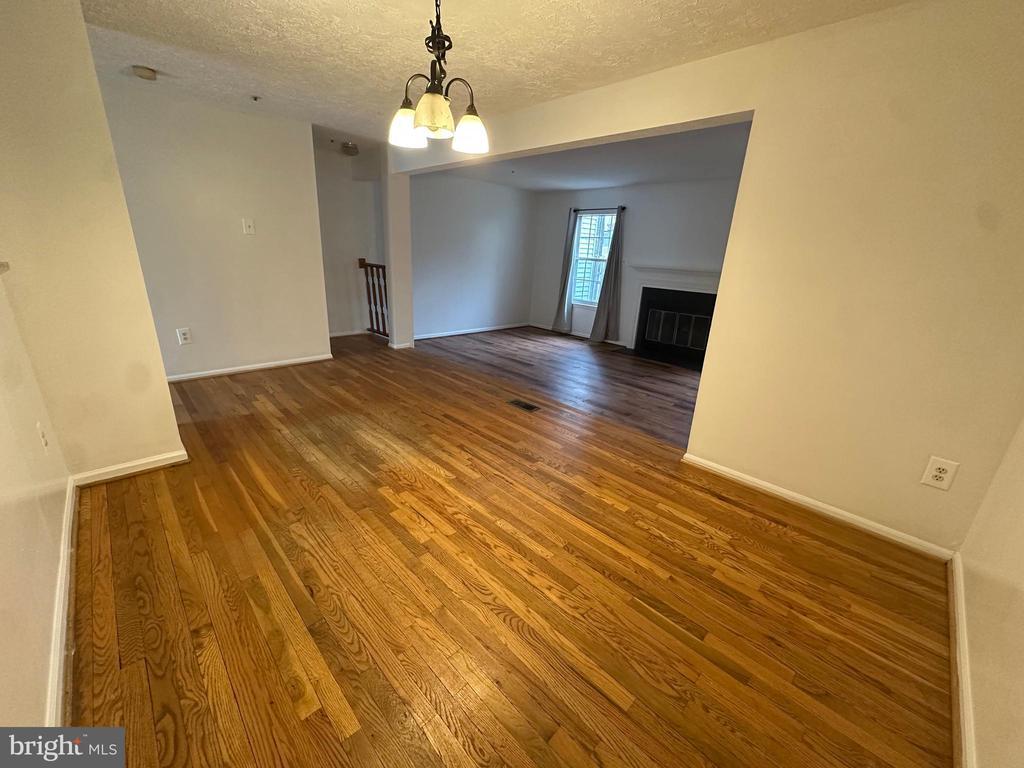 Photo - 20519 Staffordshire Dr