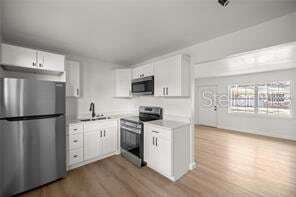 Photo - 411 NE 26th Ct