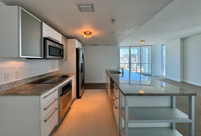 Photo - 185 SW 7th St Unidad 2411