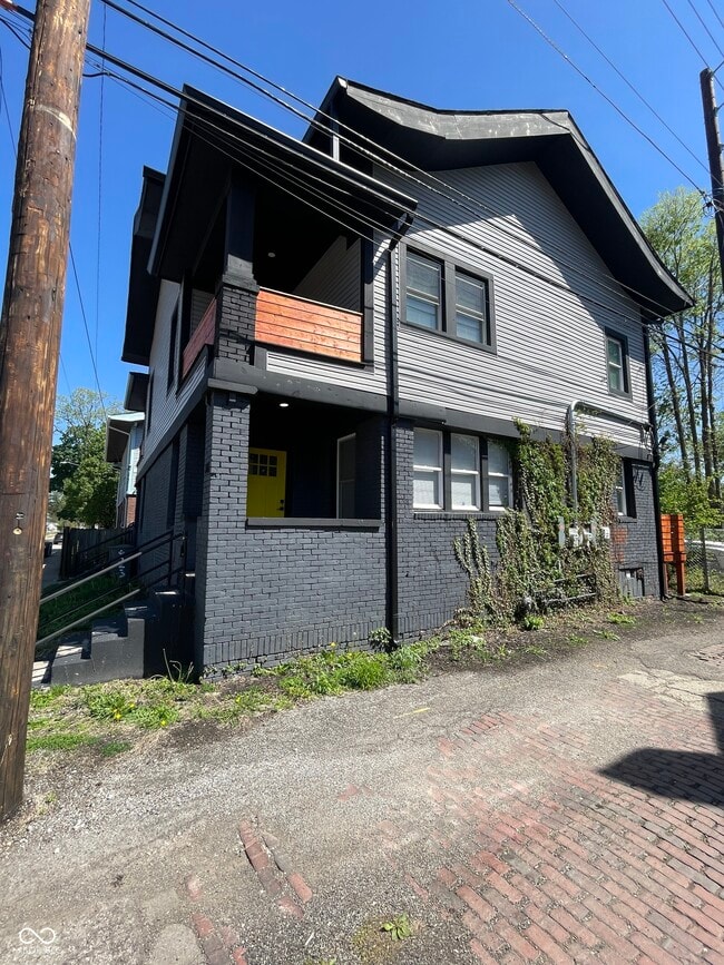 Photo - 321 E 31st St